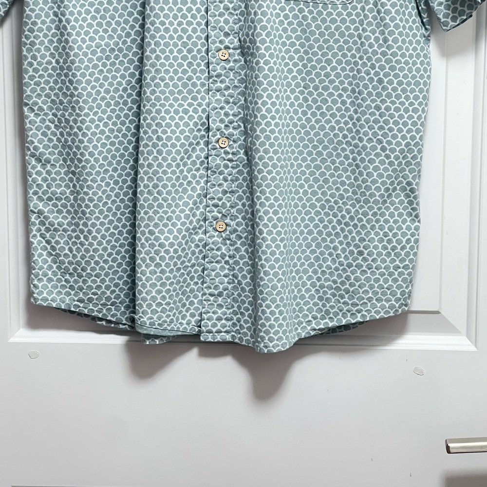 Faherty Playa Fish Scale Print Button Down Shirt … - image 5